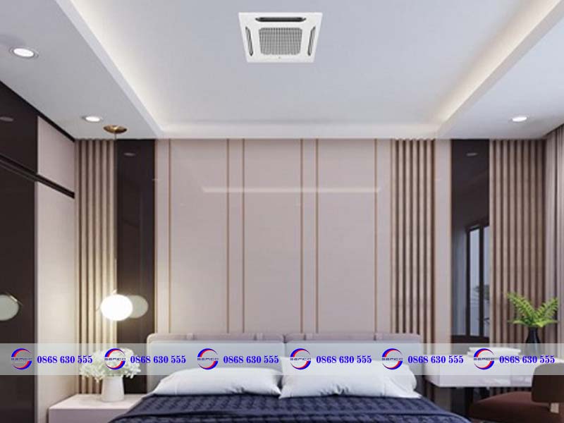 Điều hòa âm trần được ưa chuộng vì giúp không khí trong phòng ngủ trở nên dễ chịu, thẩm mỹ và trong lành hơn.