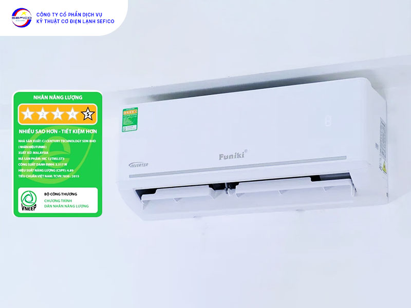 Hiệu suất năng lượng máy lạnh thường được đo bằng chỉ số EER (Energy Efficiency Ratio) hoặc COP (Coefficient of Performance)